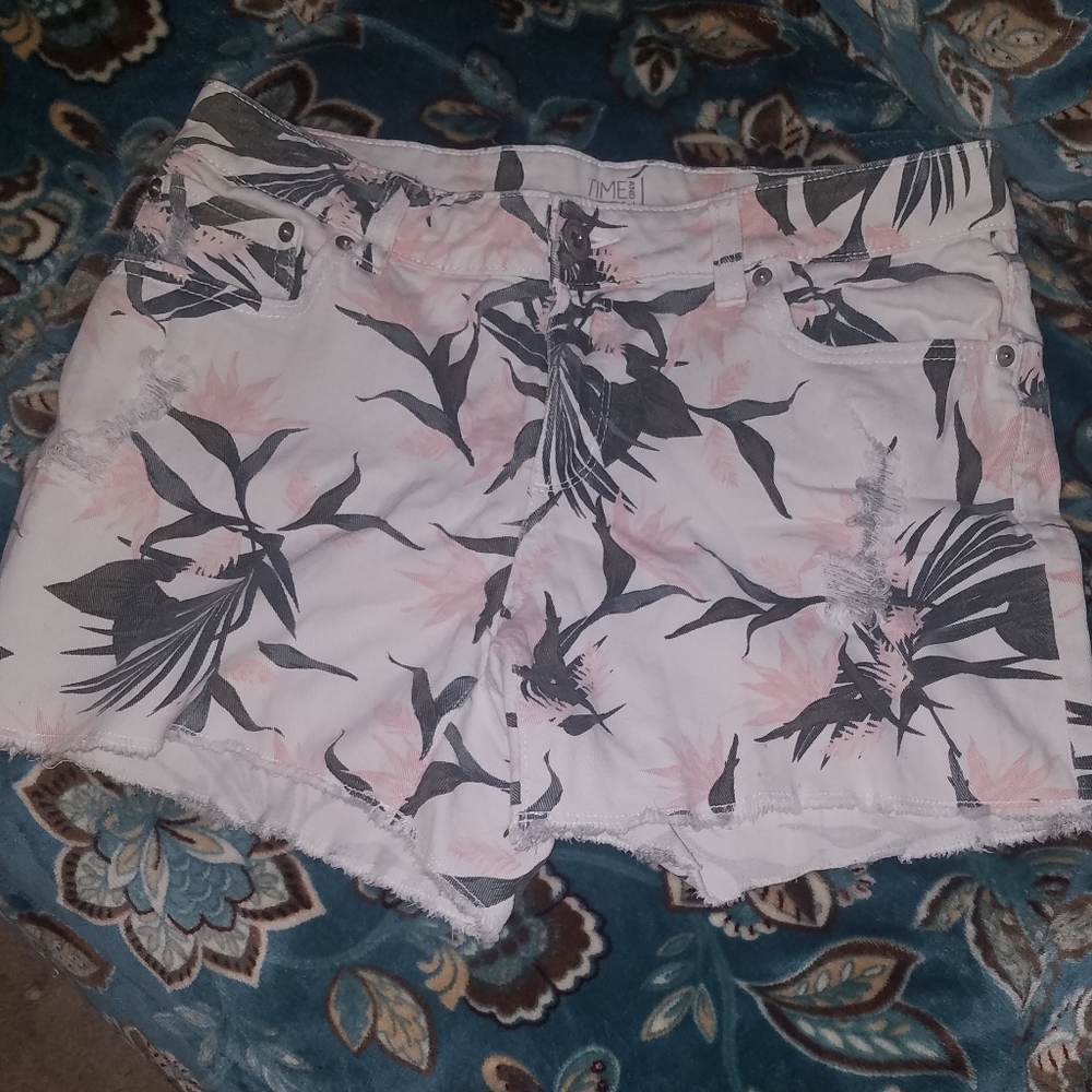 TIME AND TRU Distressed White Floral Jean Shorts